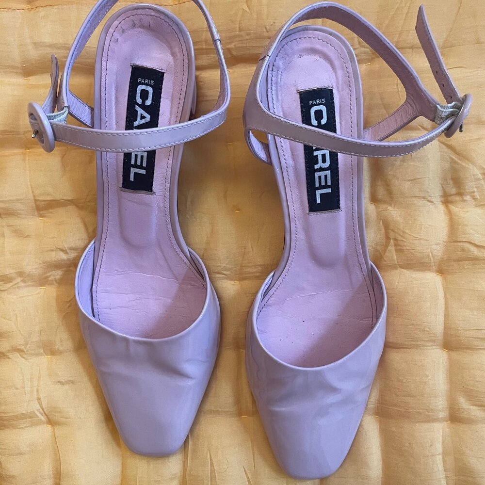 Carel Lavender Patent Leather Closed Toe Sandal Size 39